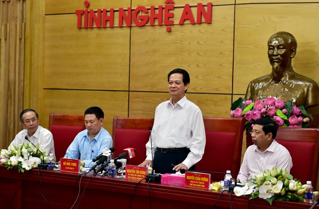 Thủ tướng Nguyễn Tấn Dũng làm việc với tỉnh Nghệ An - ảnh 1